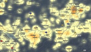 Karte, die den unterschiedlichen Grad der Lichtverschmutzung in Süddeutschland zeigt, wobei München und die umliegenden Gebiete in helleren Farben hervorgehoben sind. Nützlich für den Aufbau eines grenzüberschreitenden Besuchermonitorings zur Beurteilung der Besucheraktivität im Zusammenhang mit der Sichtbarkeit des Nachthimmels.