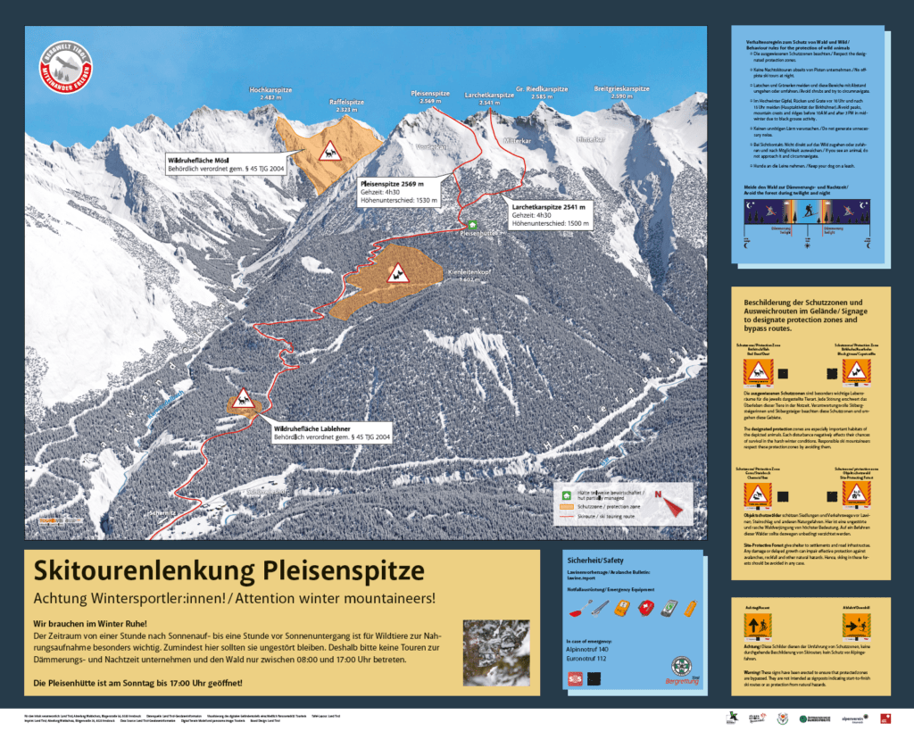 Informationstafel mit Karte und Sicherheitshinweisen für Skitourengeher auf der Skitouren Karwendel Pleisenspitze mit Loipen, Lawinenzonen und Winterrichtlinien in Deutsch und Englisch.