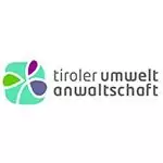 Das Logo der Tiroler Umweltanwaltschaft zeigt ein abstraktes Design mit violetten, grünen und blauen Formen auf hellem Hintergrund, neben dem Namen der Organisation in Kleinbuchstaben, um ihre Rolle als engagierter Partner in Umweltfragen zu unterstreichen.
