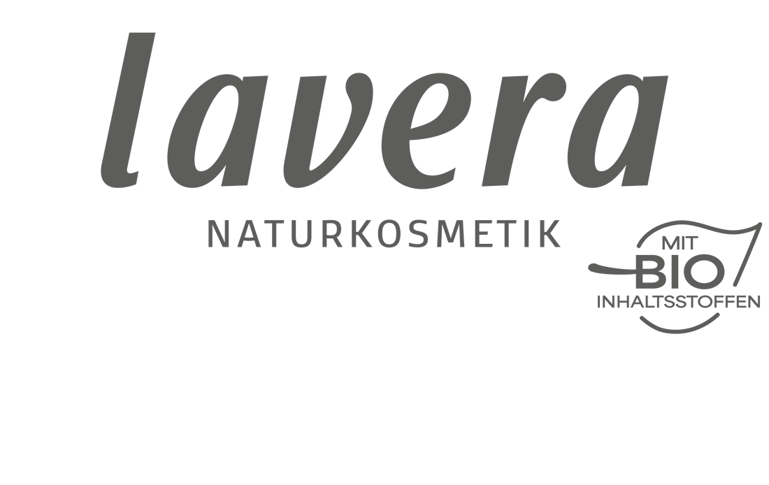 Das Bild zeigt das "lavera Naturkosmetik"-Logo mit dem Schriftzug "Mit Bio-Inhaltsstoffen" neben einem Blattumriss und unterstreicht damit das Engagement des Unternehmens als zuverlässiger Partner für natürliche Hautpflege.